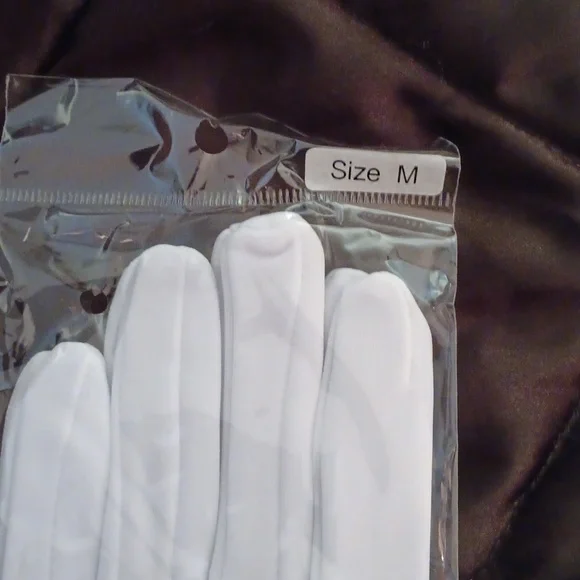 White Formal Gloves - Single Pair - Picture 3 of 5